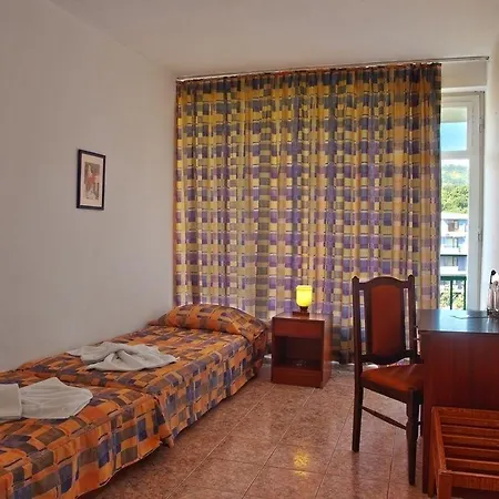 Varshava Hotell 2*