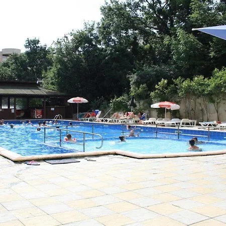 Varshava Golden Sands