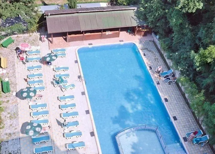 מלון Varshava 2*