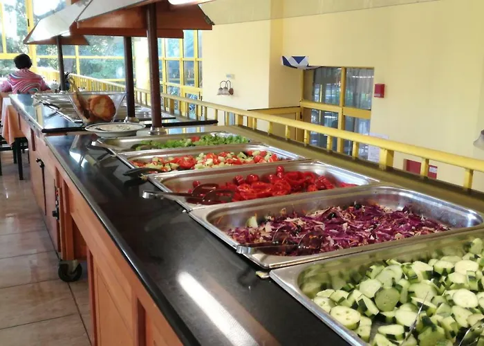 מלון Varshava גולדן סנדס